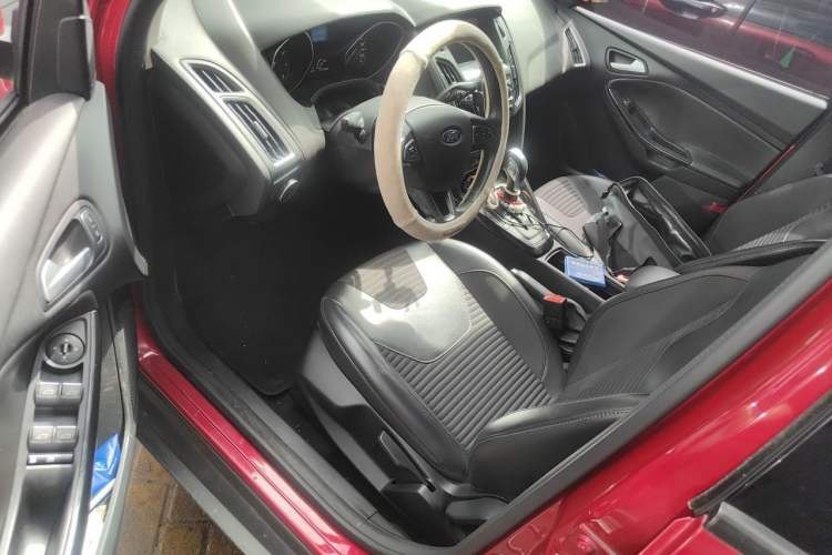 Used Ford Focus 2015 Sedan 1.6L Automatic Trend Model Driver Seat