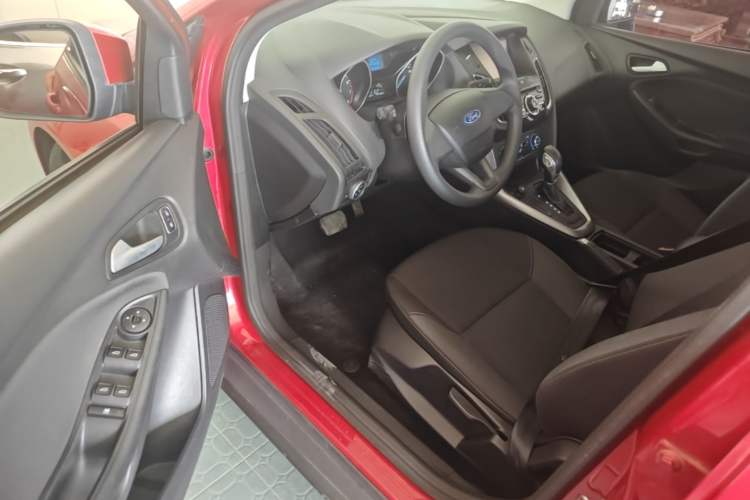 Used Ford Focus 2015 Hatchback 1.6L Automatic Comfort Model Driver Seat