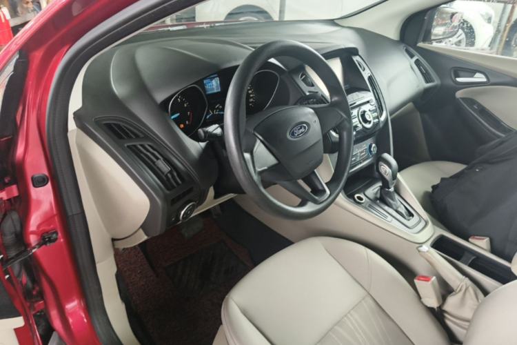 Used Ford Focus 2015 Sedan 1.6L Automatic Comfort Model Driver Seat