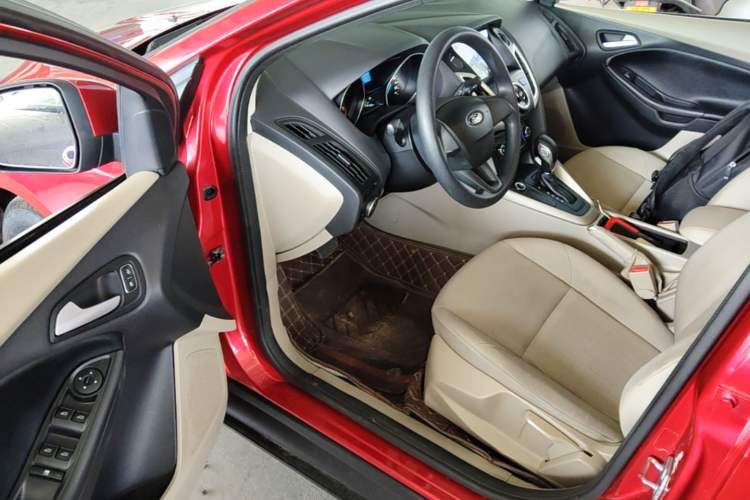 Used Ford Focus 2015 Sedan 1.6L Automatic Comfort Model Driver Seat