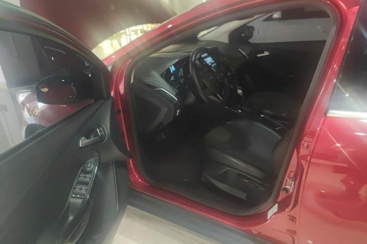 Used Ford Focus 2015 Hatchback EcoBoost 180 Automatic Elite Model Driver Seat
