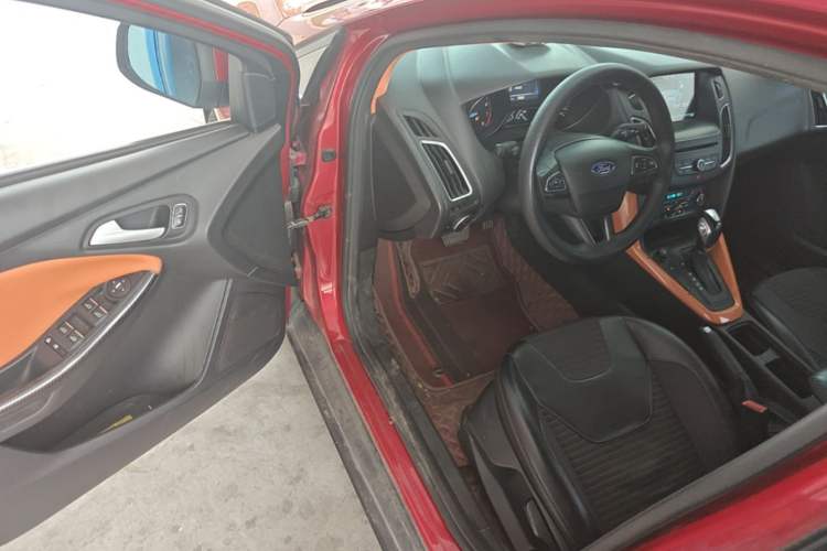 Used Ford Focus 2015 Hatchback EcoBoost 180 Automatic Elite Model Driver Seat