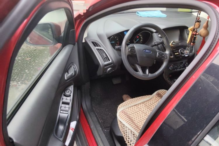 Used Ford Focus 2015 Sedan 1.6L Automatic Trend Model Driver Seat
