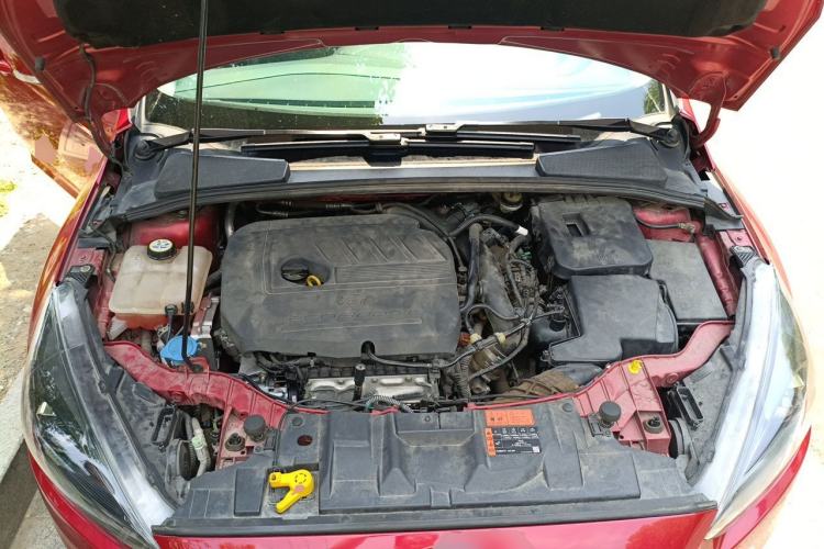 Used Ford Focus 2015 Sedan EcoBoost 180 Automatic Elite Model Engine Bay