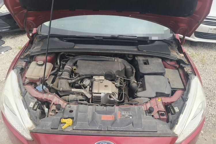 Used Ford Focus 2015 Sedan EcoBoost 125 Manual – Ultra-Style Edition Engine Bay
