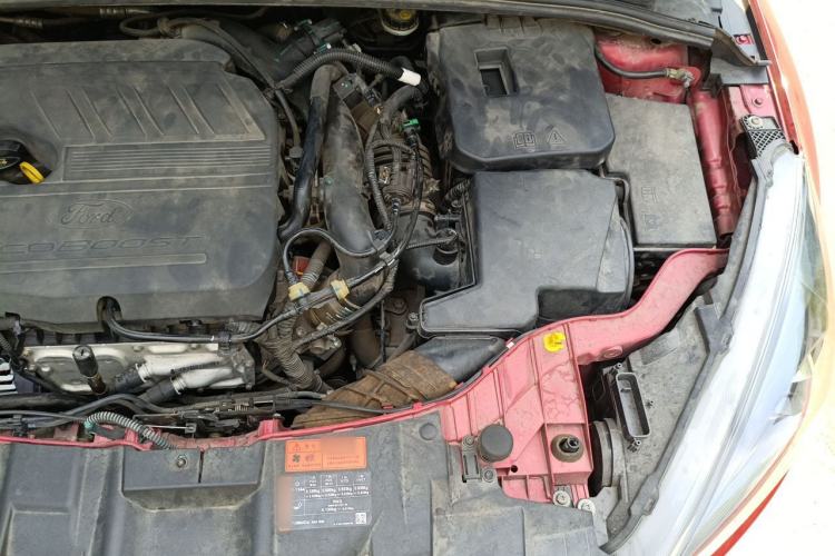 Used Ford Focus 2015 Sedan EcoBoost 180 Automatic Elite Model Engine Bay Left