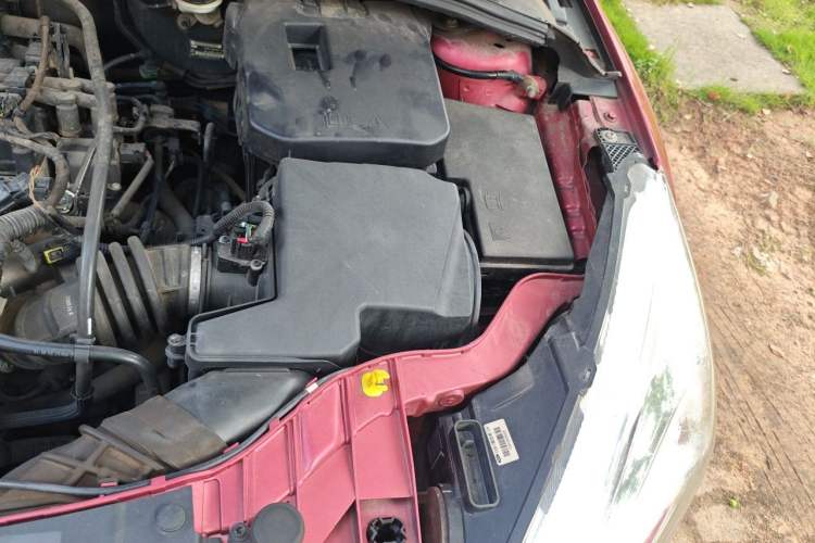 Used Ford Focus 2015 Sedan 1.6L Automatic Comfort Model Engine Bay Left
