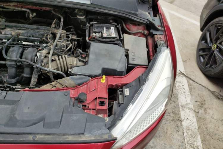 Used Ford Focus 2015 Sedan 1.6L Automatic Trend Model Engine Bay Left