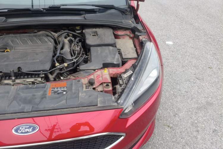 Used Ford Focus 2015 Hatchback EcoBoost 180 Automatic Sport Model Engine Bay Left