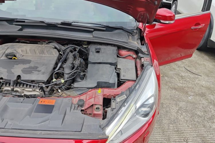 Used Ford Focus 2015 Sedan EcoBoost 180 Automatic Flagship Model Engine Bay Left