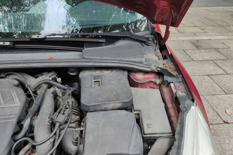 Used Ford Focus 2015 Sedan EcoBoost 180 Automatic Elite Model Engine Bay Left