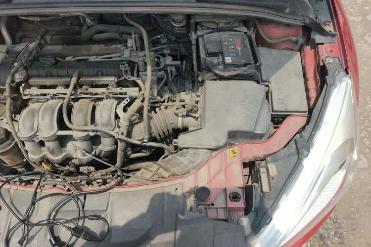 Used Ford Focus 2015 Hatchback 1.6L Automatic Fashion Edition Engine Bay Left