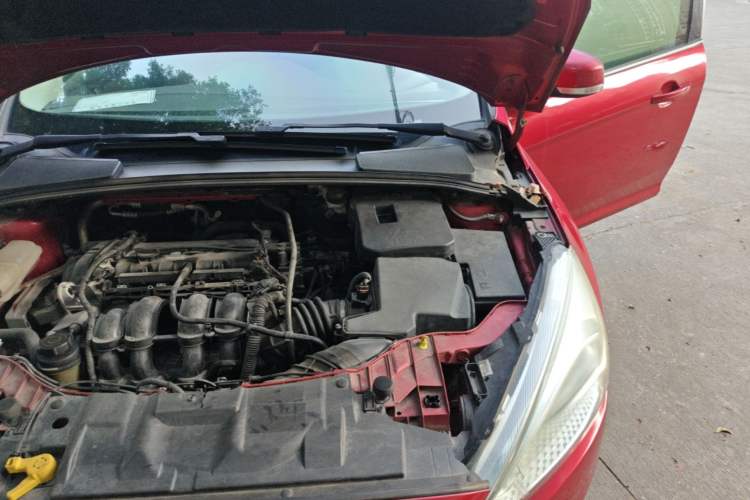 Used Ford Focus 2015 Hatchback 1.6L Automatic Comfort Model Engine Bay Left
