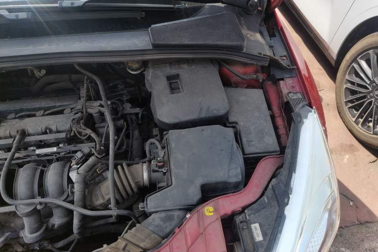Used Ford Focus 2015 Hatchback 1.6L Automatic Comfort Model Engine Bay Left