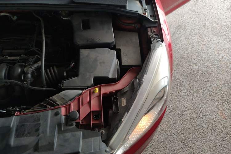 Used Ford Focus 2015 Hatchback 1.6L Automatic Fashion Edition Engine Bay Left
