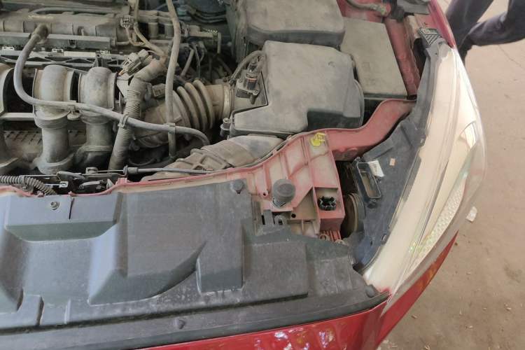 Used Ford Focus 2015 Sedan 1.6L Automatic Trend Model Engine Bay Left
