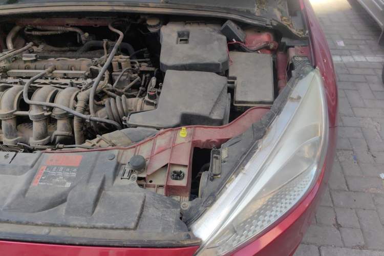 Used Ford Focus 2015 Hatchback 1.6L Automatic Fashion Edition Engine Bay Left