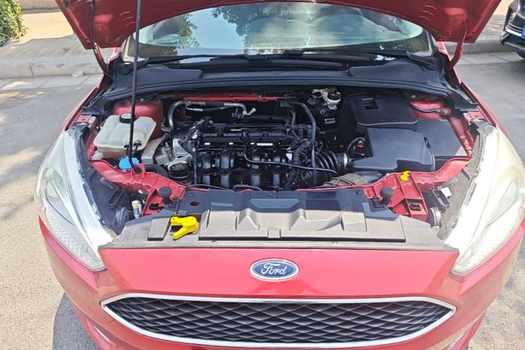 Used Ford Focus 2015 Hatchback 1.6L Automatic Fashion Edition Engine Bay