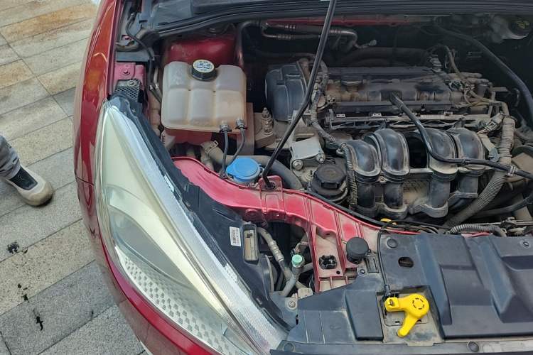 Used Ford Focus 2015 Hatchback 1.6L Automatic Comfort Model Engine Bay Right