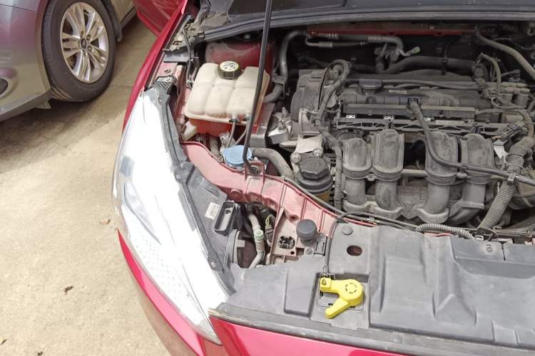 Used Ford Focus 2015 Hatchback 1.6L Automatic Comfort Model Engine Bay Right
