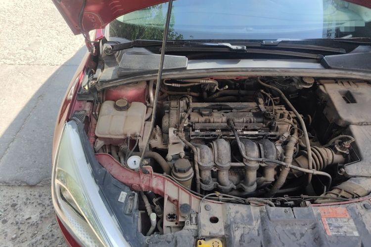 Used Ford Focus 2015 Hatchback 1.6L Automatic Fashion Edition Engine Bay Right