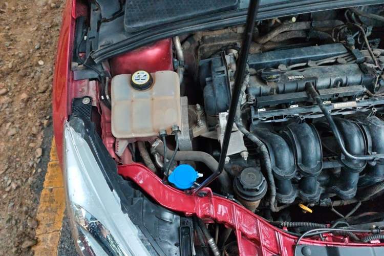 Used Ford Focus 2015 Hatchback 1.6L Automatic Fashion Edition Engine Bay Right