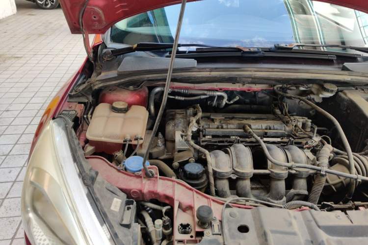Used Ford Focus 2015 Hatchback 1.6L Automatic Fashion Edition Engine Bay Right