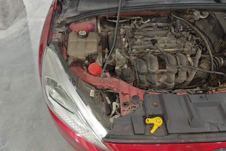 Used Ford Focus 2015 Sedan 1.6L Automatic Trend Model Engine Bay Right