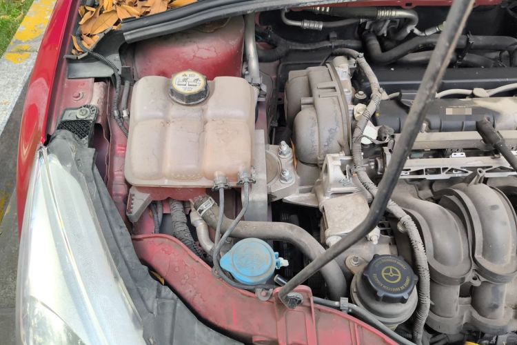 Used Ford Focus 2015 Hatchback 1.6L Automatic Fashion Edition Engine Bay Right