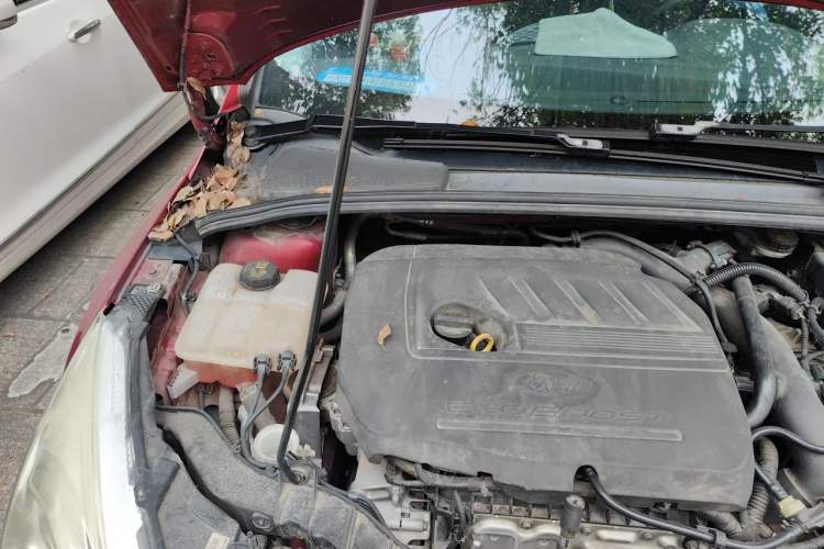 Used Ford Focus 2015 Sedan EcoBoost 180 Automatic Elite Model Engine Bay Right