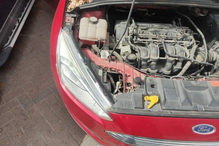 Used Ford Focus 2015 Sedan 1.6L Automatic Trend Model Engine Bay Right