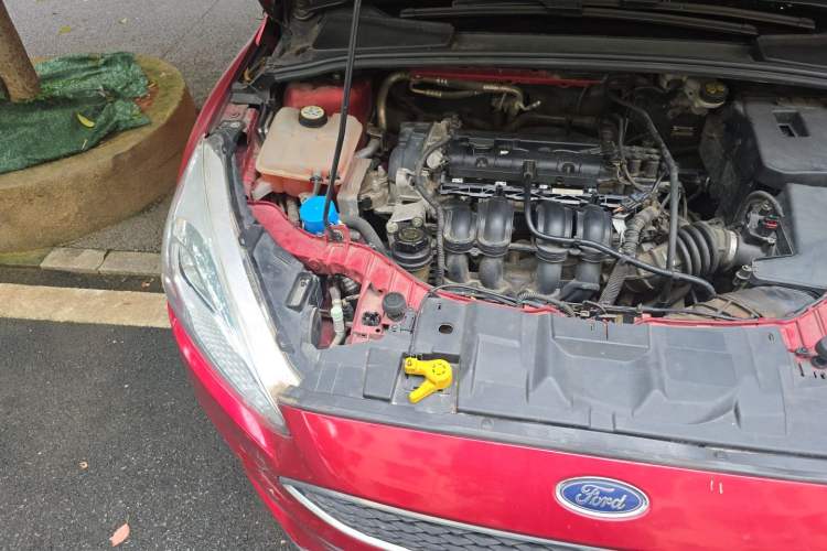 Used Ford Focus 2015 Hatchback 1.6L Automatic Comfort Model Engine Bay Right