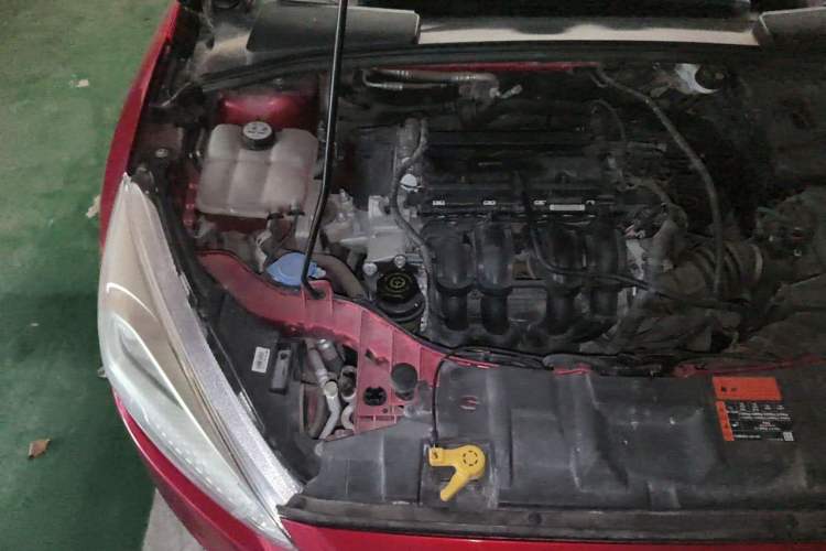 Used Ford Focus 2015 Hatchback 1.6L Manual Comfort Edition Engine Bay Right