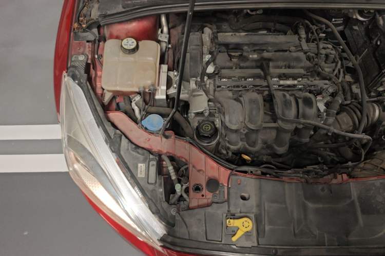 Used Ford Focus 2015 Sedan 1.6L Automatic Comfort Model Engine Bay Right