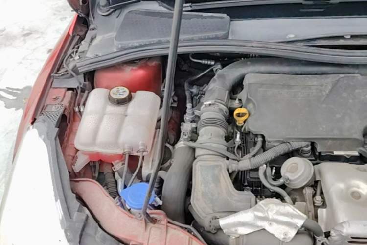 Used Ford Focus 2015 Hatchback EcoBoost 125 Automatic Supreme Style Edition Engine Bay Right