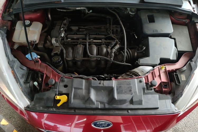 Used Ford Focus 2015 Hatchback 1.6L Automatic Fashion Edition Engine Bay