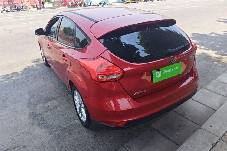 Used Ford Focus 2015 Hatchback 1.6L Automatic Fashion Edition Exterior 2
