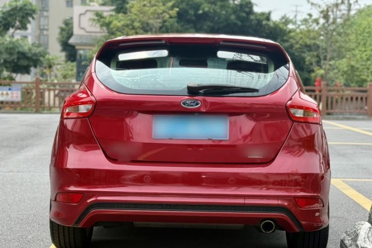 Used Ford Focus 2015 Hatchback EcoBoost 180 Automatic Sport Model Exterior 2