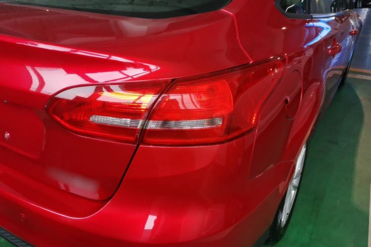 Used Ford Focus 2015 Sedan 1.6L Automatic Trend Model Exterior 3