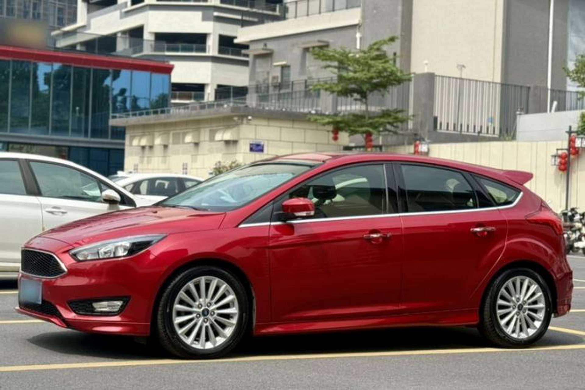 Used Ford Focus 2015 Hatchback EcoBoost 180 Automatic Sport Model Exterior 3