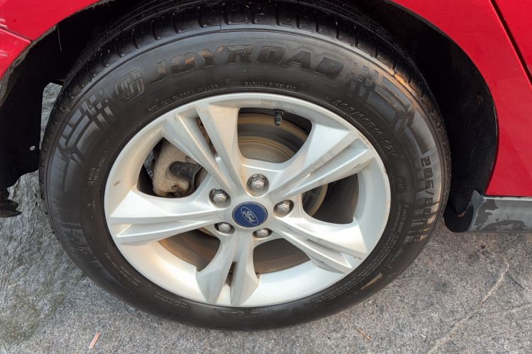 Used Ford Focus 2015 Hatchback 1.6L Manual Comfort Edition Exterior 4