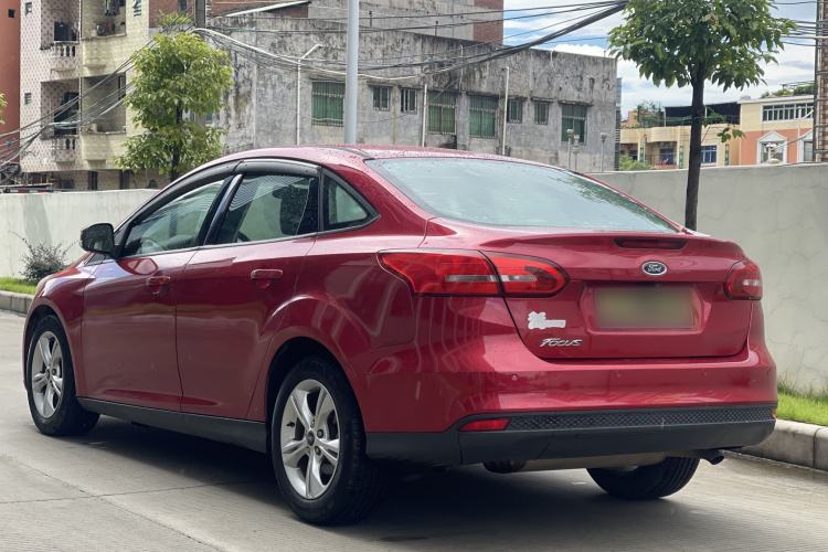 Used Ford Focus 2015 Sedan 1.6L Automatic Comfort Model Exterior 4