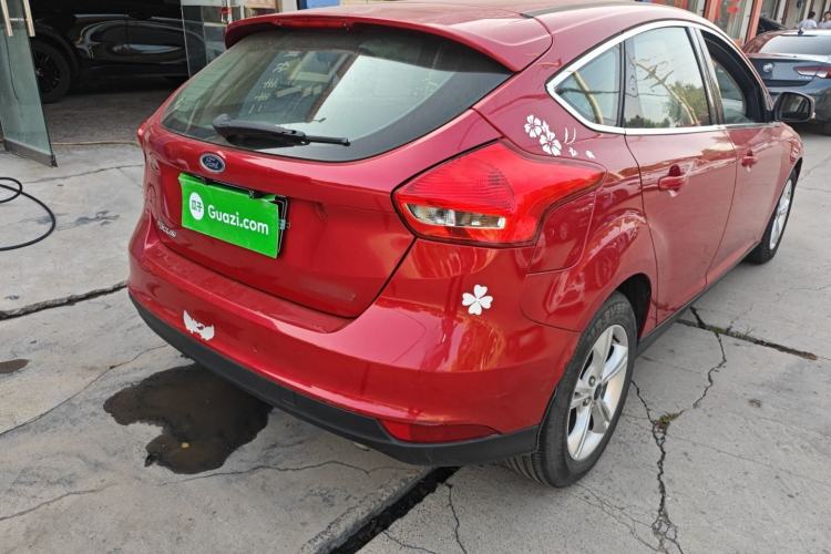 Used Ford Focus 2015 Hatchback 1.6L Automatic Comfort Model Exterior 5
