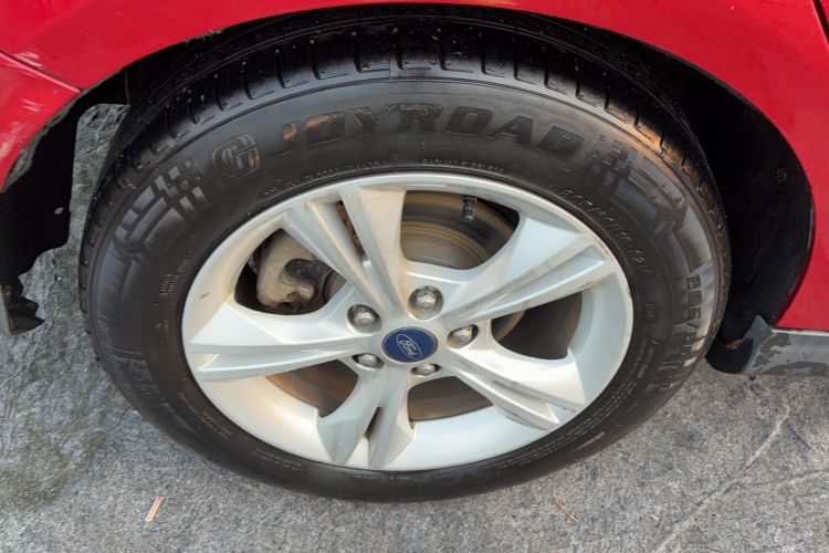 Used Ford Focus 2015 Hatchback 1.6L Manual Comfort Edition Exterior 5