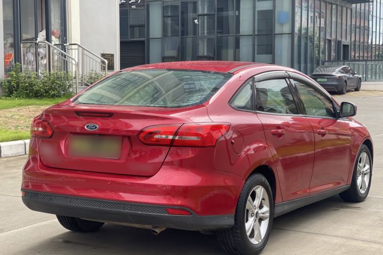 Used Ford Focus 2015 Sedan 1.6L Automatic Comfort Model Exterior 5