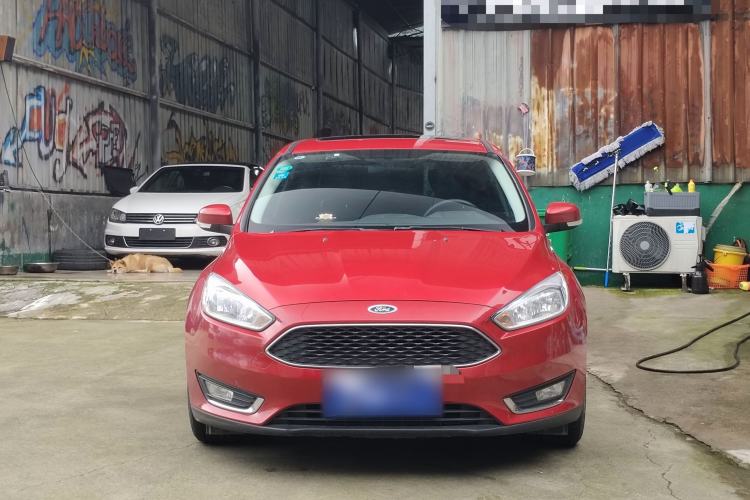 Used Ford Focus 2015 Hatchback EcoBoost 180 Automatic Elite Model Exterior 6