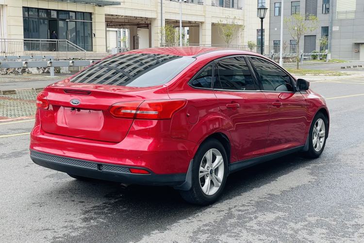 Used Ford Focus 2015 Sedan 1.6L Automatic Comfort Model Exterior 7