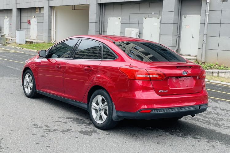 Used Ford Focus 2015 Sedan 1.6L Automatic Comfort Model Exterior 9
