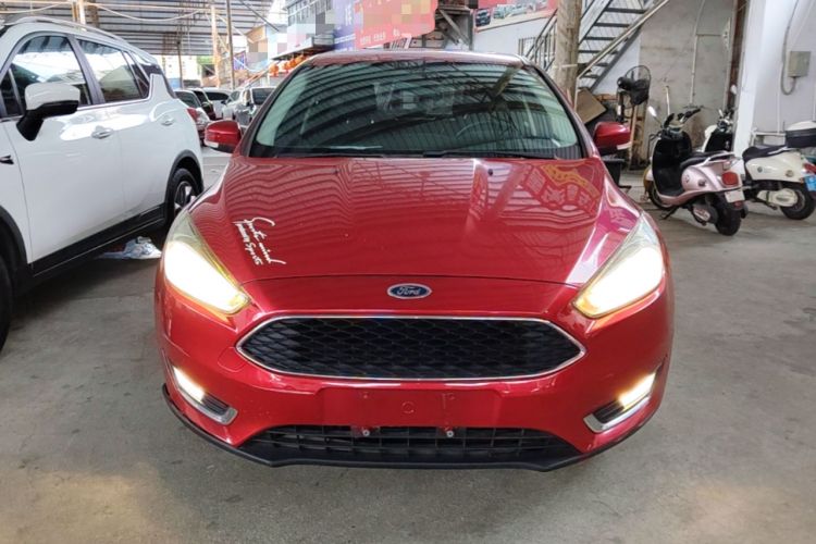 Used Ford Focus 2015 Hatchback EcoBoost 125 Automatic Supreme Style Edition Front