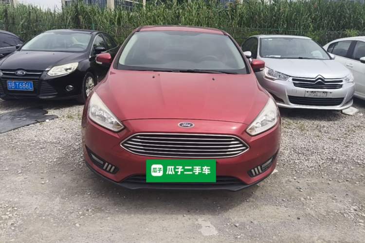 Used Ford Focus 2015 Sedan EcoBoost 125 Manual – Ultra-Style Edition Front